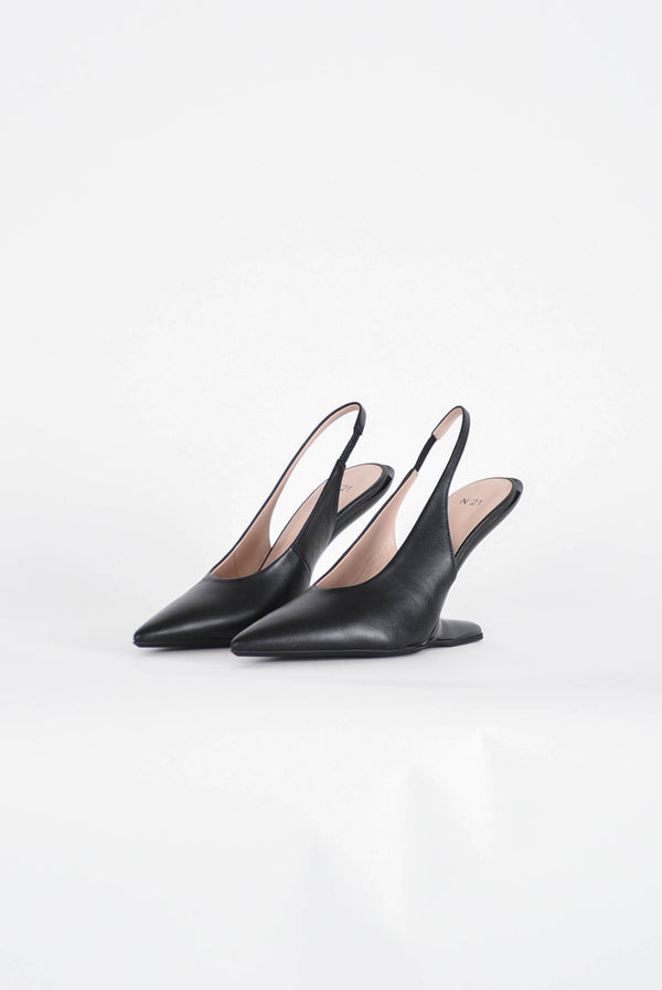 N°21 decolletè slingback in pelle